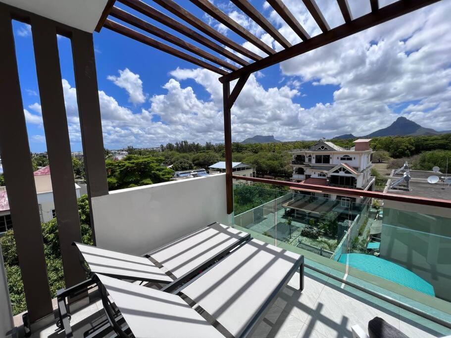 Top-Floor Modern 3Bd Penthouse With Beautiful Mountain View Terrace - 5 Min Walk To Beach Flic-en-Flacq Zewnętrze zdjęcie